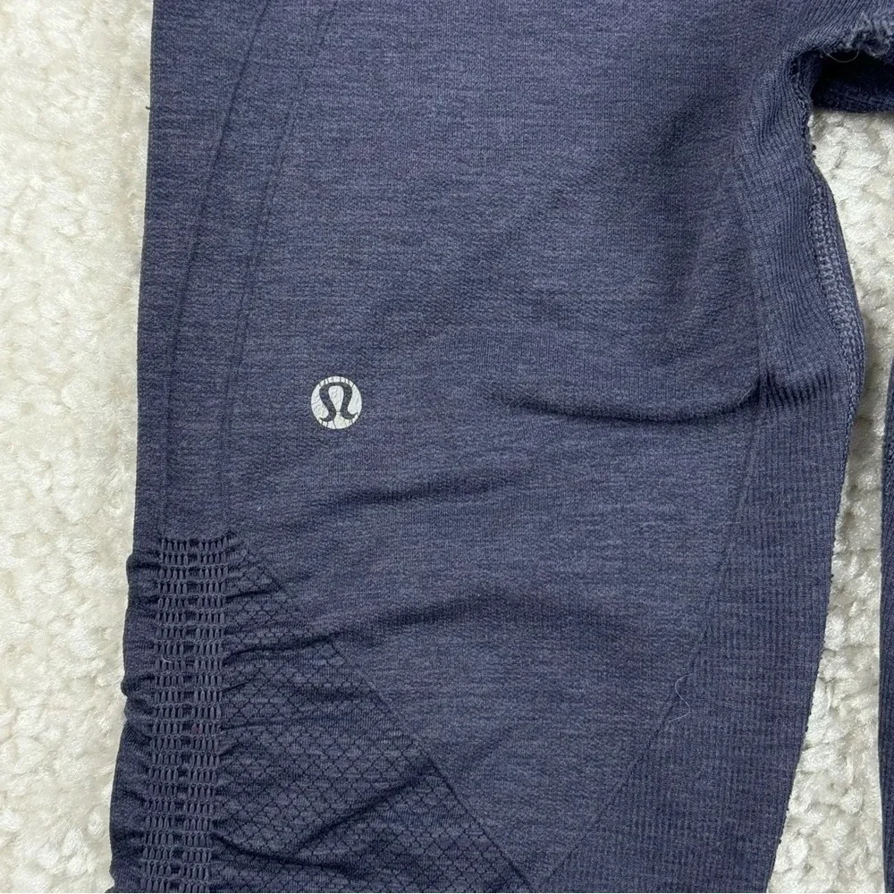 Lululemon In The Flow Crop. Ruched Cinched Legs. Heathered Deep Navy. Size 8 - Picture 6 of 12